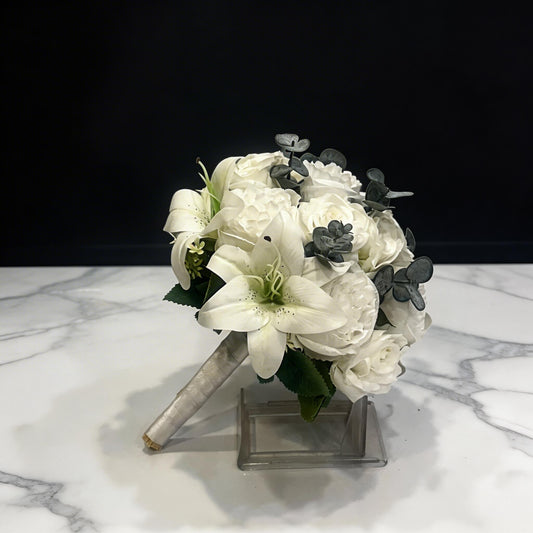 GELİN BUKETİ BEYAZ ŞAKAYIK & GÜL & OKALİPTUS  YAPAY