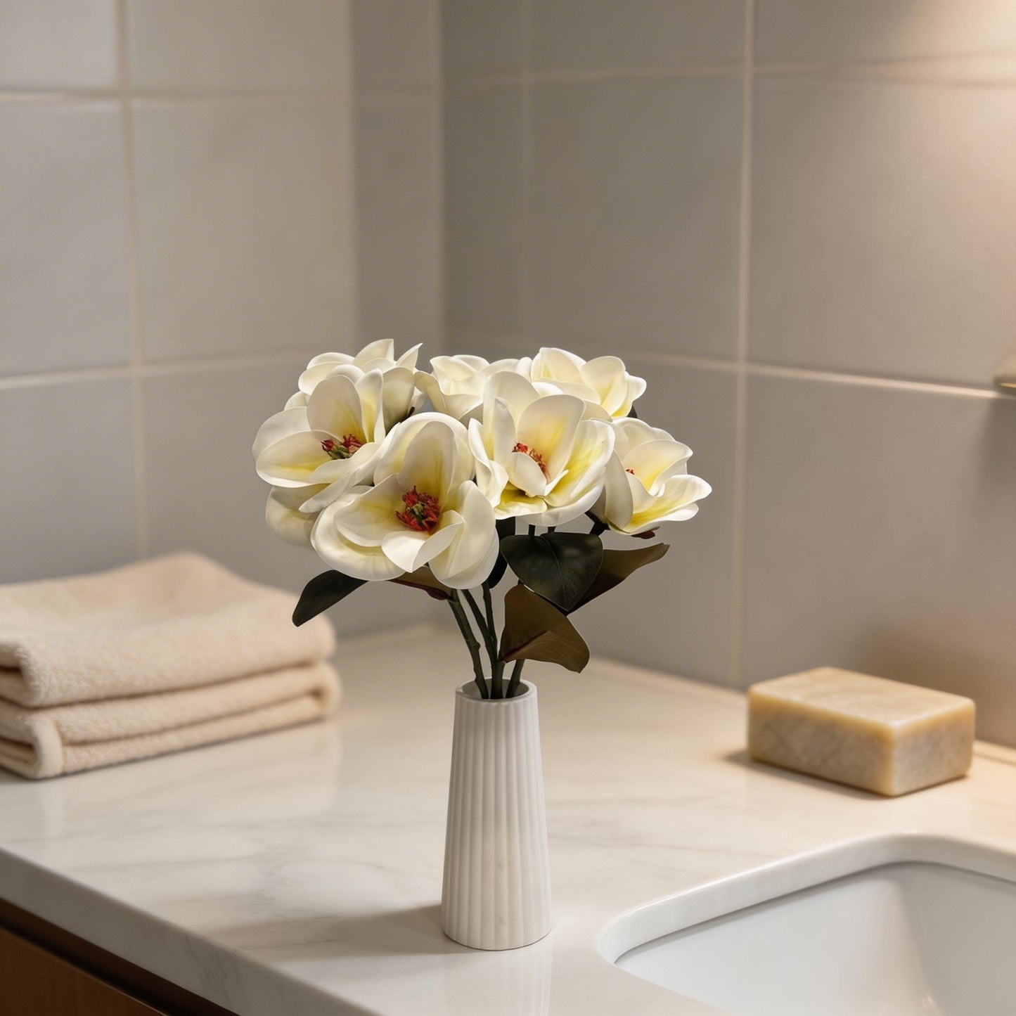 BEYAZ ISLAK MANOLYA YAPAY DEMET 6 KAFALI BOY 40 CM